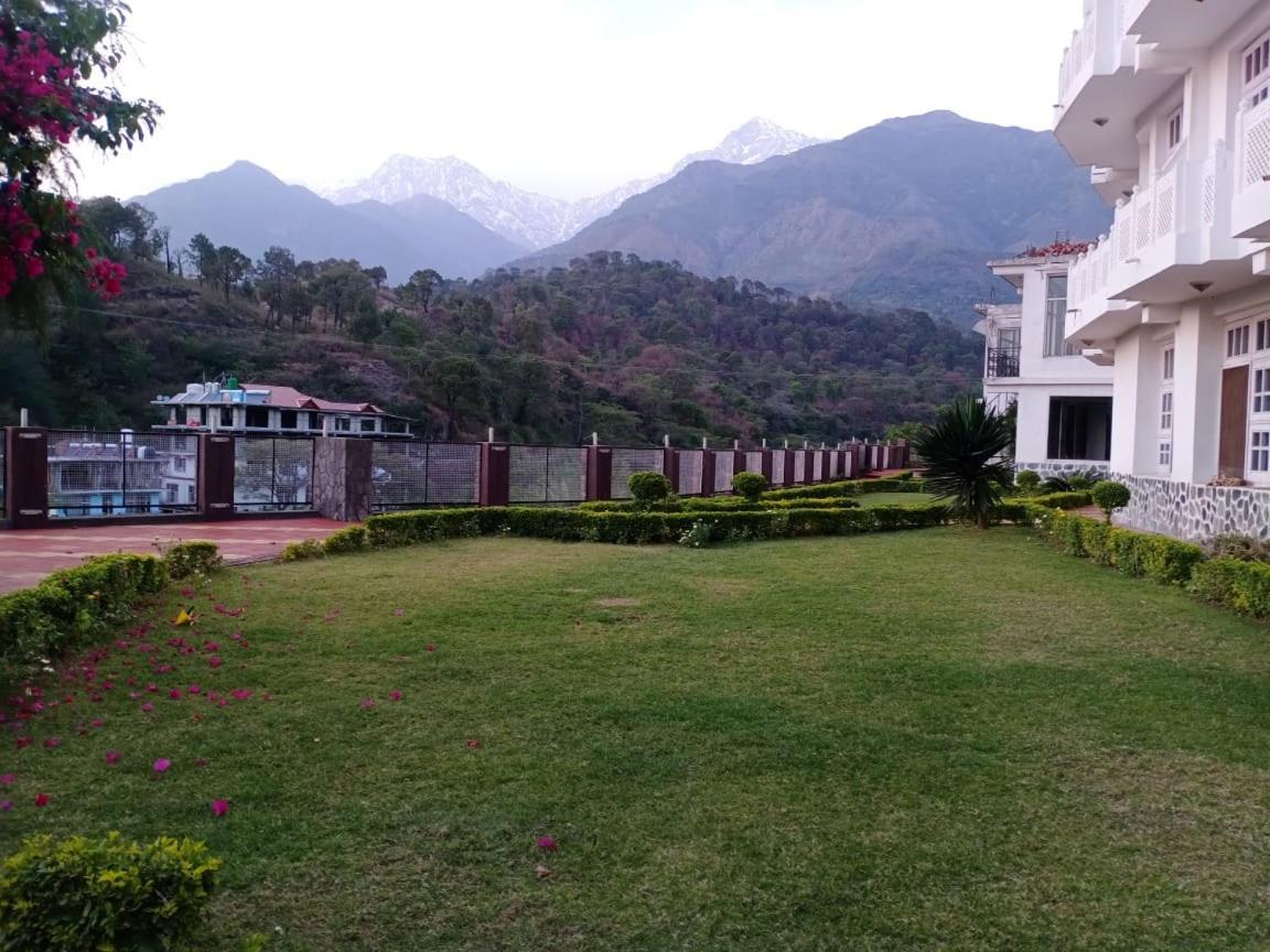 Hotel Vatika - The Riverside Resort Dharamshala Dış mekan fotoğraf
